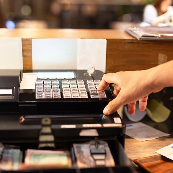 Kasa fiskalna w Twoim salonie stylizacji rzęs - poradnik