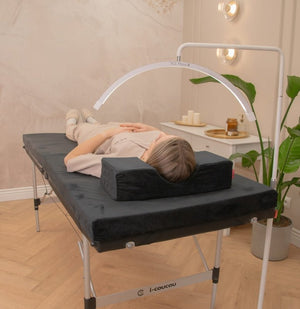 Poduszka kosmetyczna do przedłużania rzęs - Czarna - Studio Bay