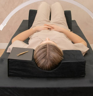 Poduszka kosmetyczna do przedłużania rzęs - Czarna - Studio Bay